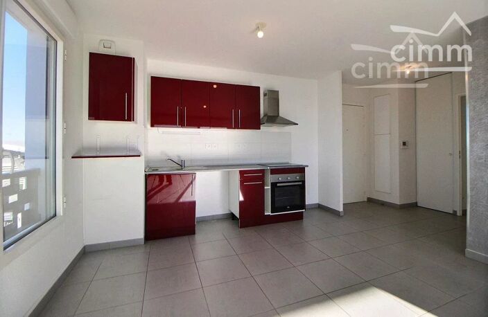 T3 60 m² avec terrasse de 11 m², garage et cellier — photo 4