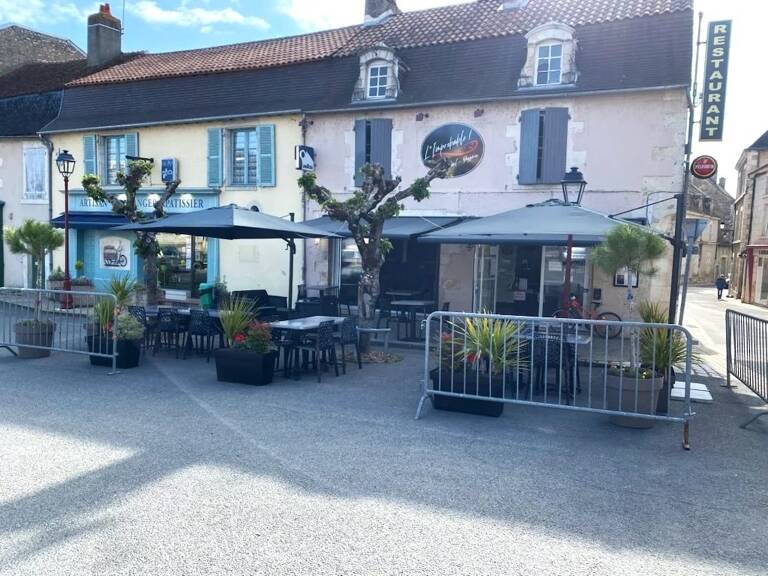 Restaurant-pizzeria à vendre à Saint Savin, Vienne 86 — photo 1
