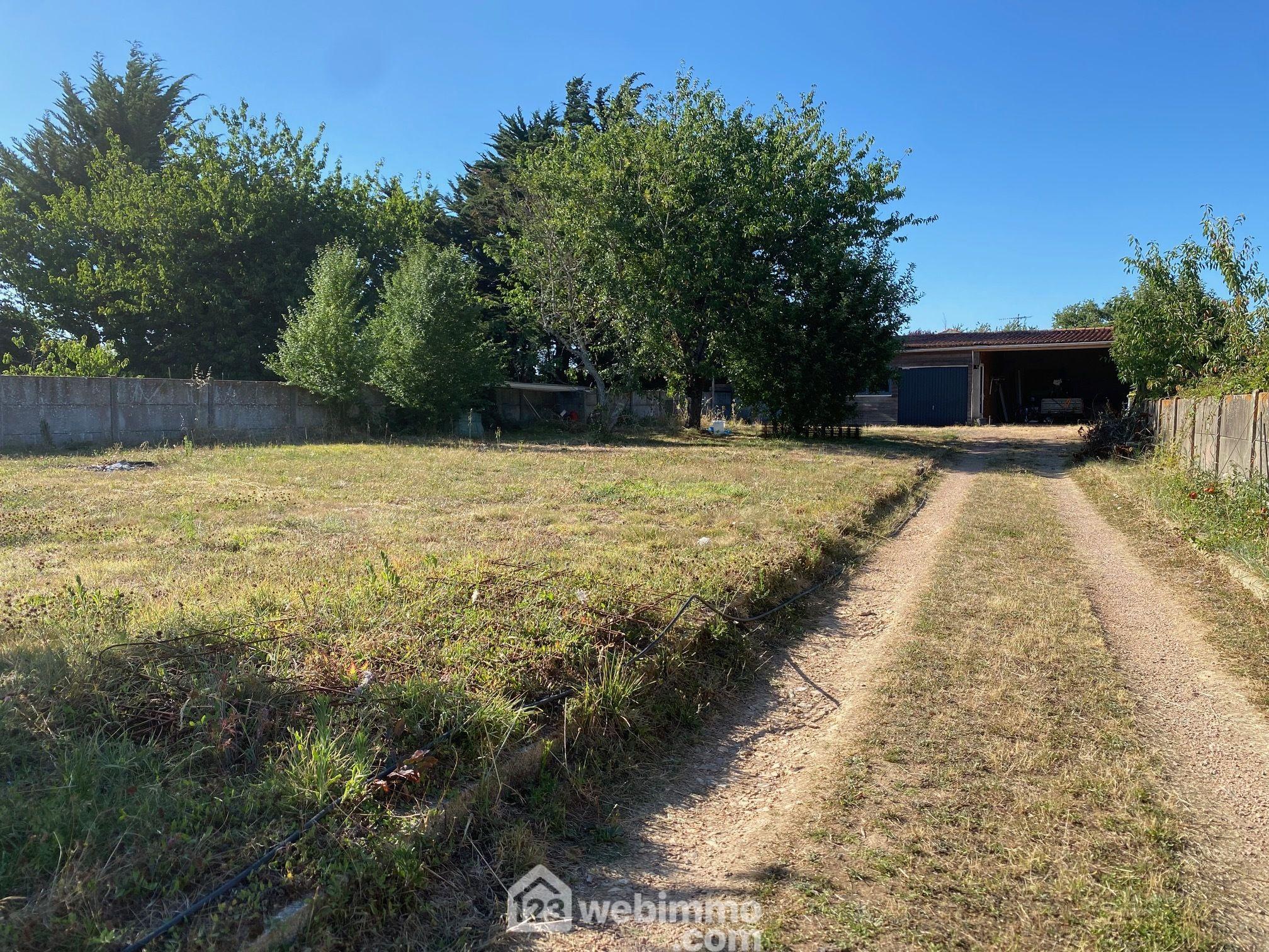 Terrain constructible - 955m² - Saint-Hilaire-la-Forêt