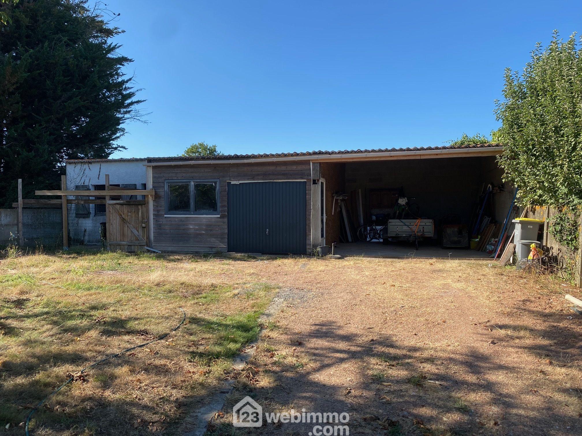 Photo Terrain constructible - 955m² - Saint-Hilaire-la-Forêt image 2/4