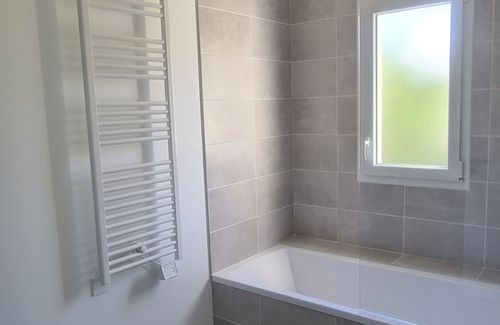 APPARTEMENT T4 (3 CH), PROCHE CENTRE VILLE. — photo 5