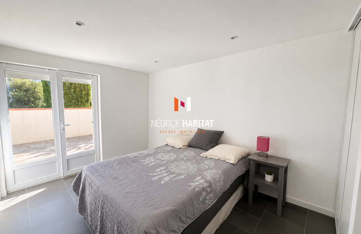 APPARTEMENT T2 LOUE MEUBLE - PISCINE DANS LA RESIDENCE — photo 5