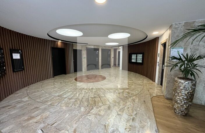 BUREAUX à LOUER — photo 2