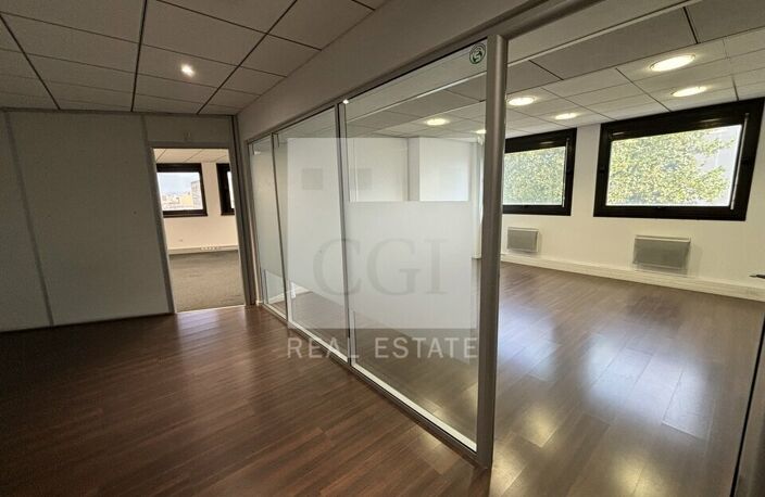 BUREAUX à LOUER — photo 5