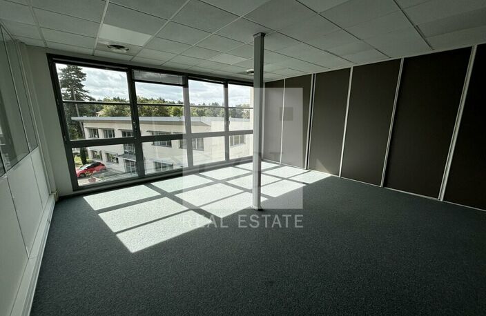 BUREAUX à LOUER — photo 4