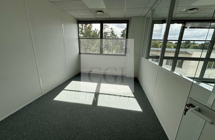 BUREAUX à LOUER — photo 5