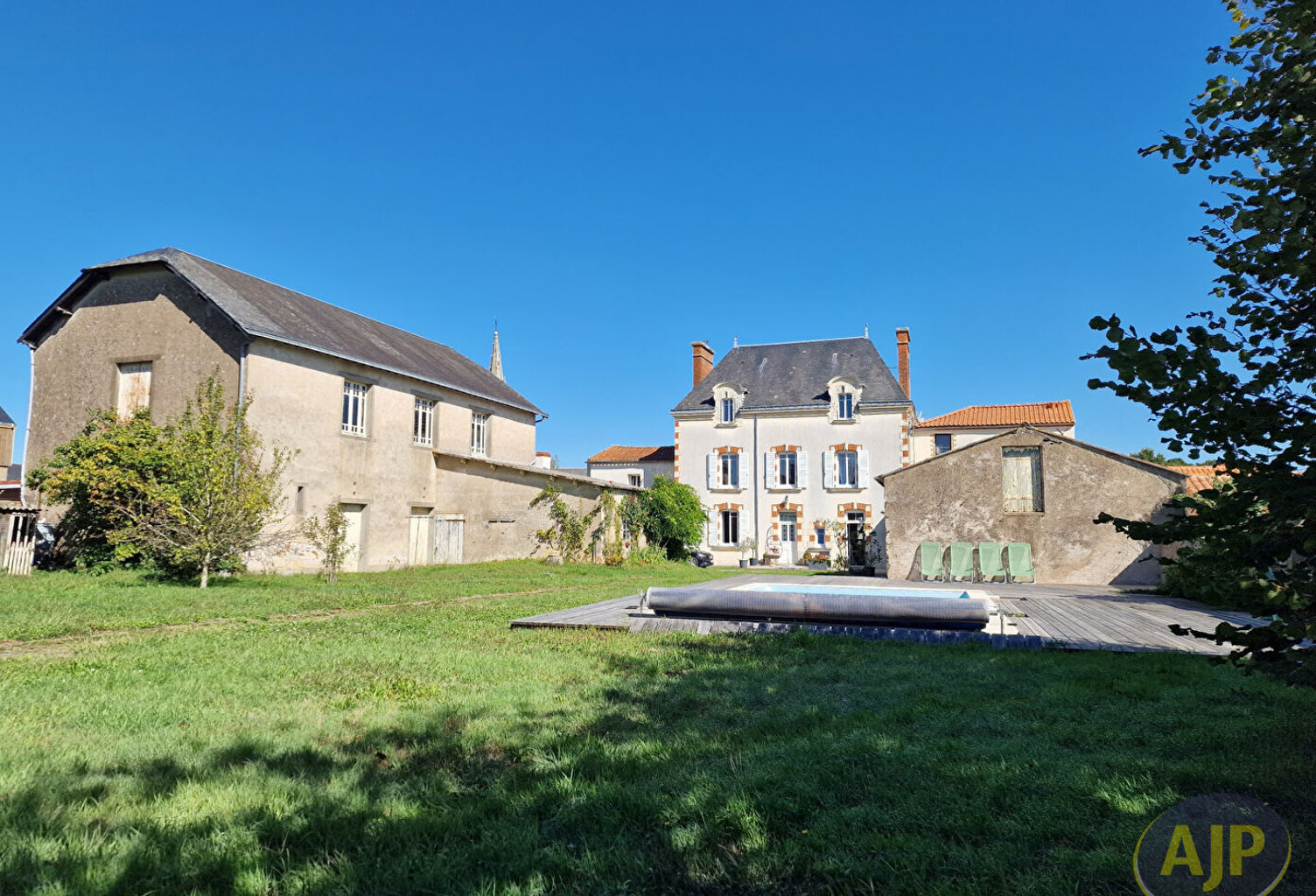 LA LIMOUZINIERE — photo 1