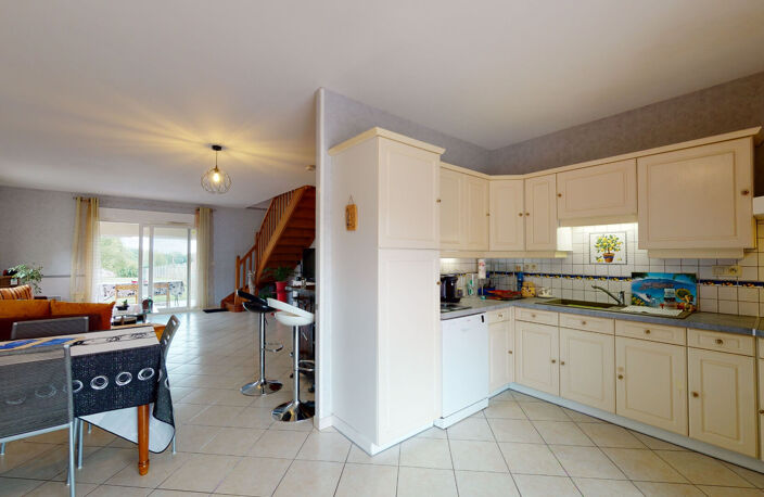Ensemble immobilier  avec deux maisons d'habitation avec piscine Le Lédat idéal accueil — photo 5