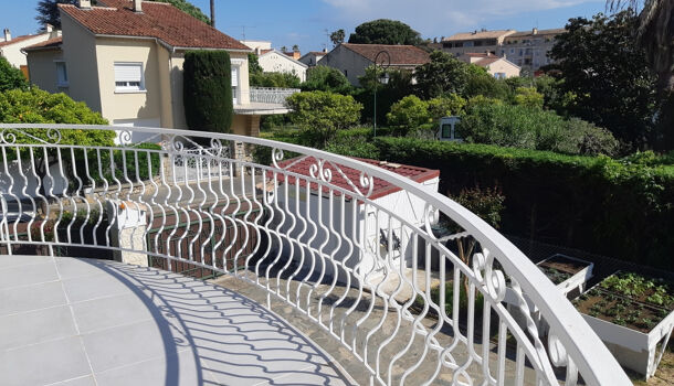 Villa / Maison 6 pièces  à vendre Hyères 83400