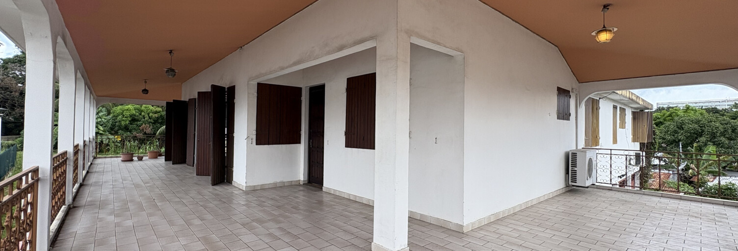 Commerce  163 m² à louer à Les Abymes (97139)