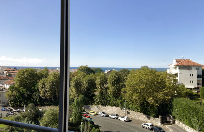 Rare ! Appartement 4 pièces au 5e étage avec ascenseur à Biarritz — photo 3