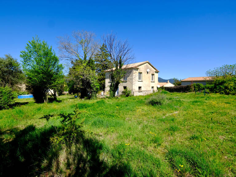 Grambois maison de village sur 1800m2 de terrain — photo 1