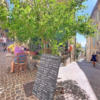 Commerce  110000 €