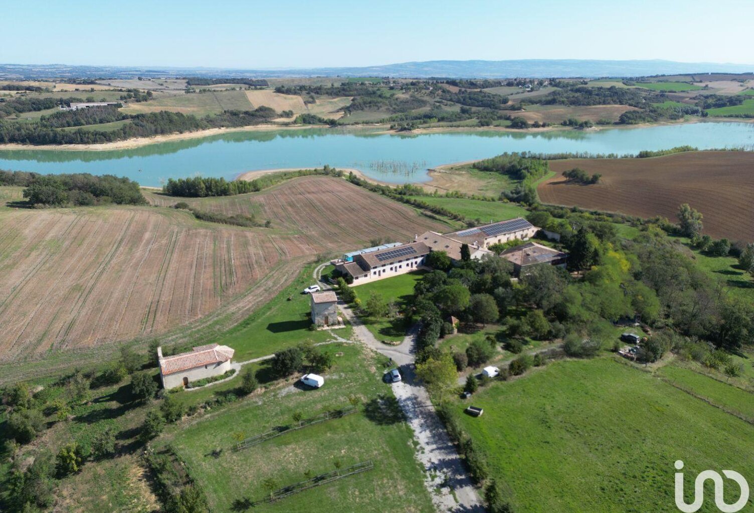 Vente Surface diverse 1 828 m&sup2; — photo 1