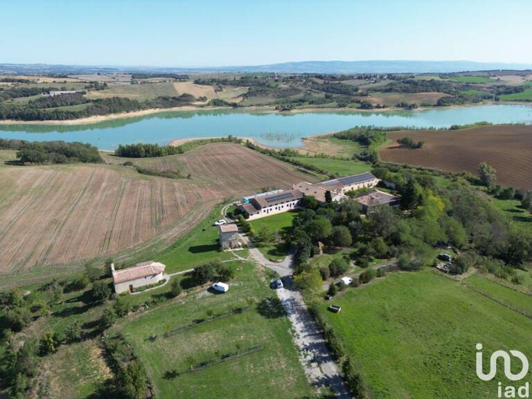 Vente Surface diverse 1 828 m&sup2; — photo 1