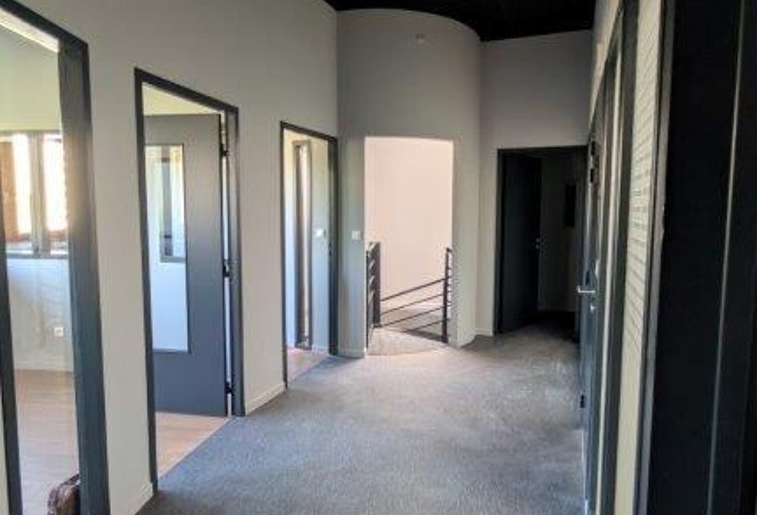 Vente Local d'activités 257 m&sup2; — photo 1