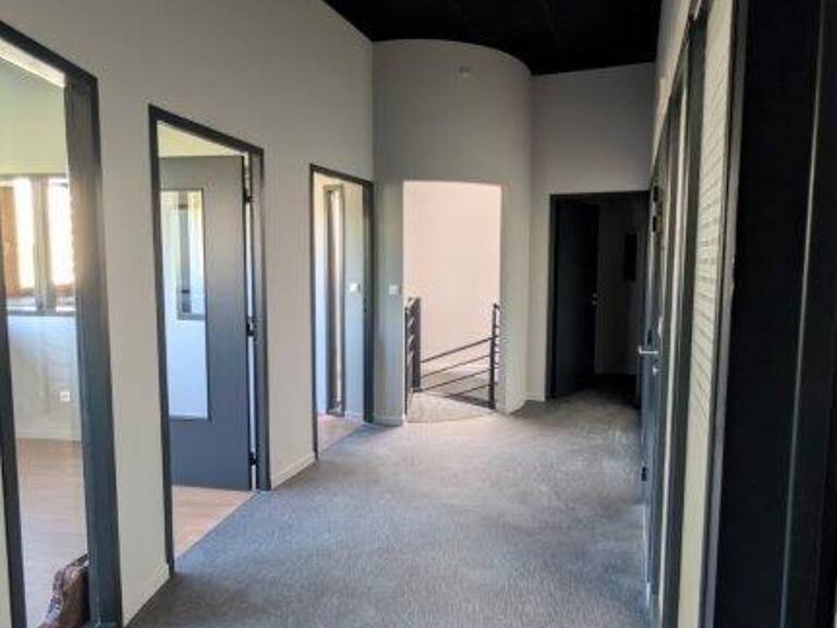 Vente Local d'activités 257 m&sup2; — photo 1