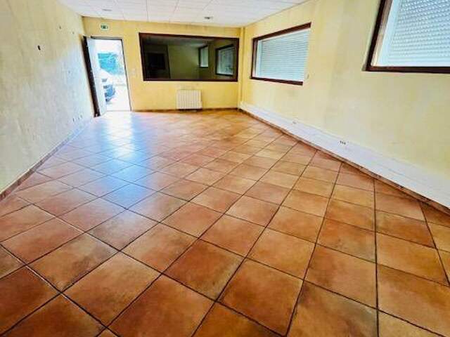 Location Bureaux 120 m&sup2; — photo du bien
