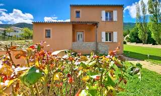 Maison 5 Pièces 118 m² à vendre à Les Omergues (04200)