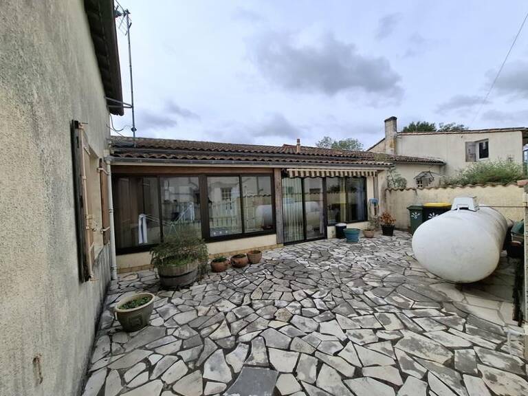 Maison de bourg de 5 pièces principales — photo 1