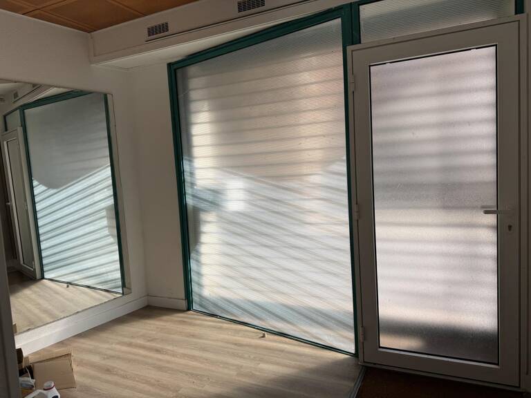 Commerce  45 m² — photo 1