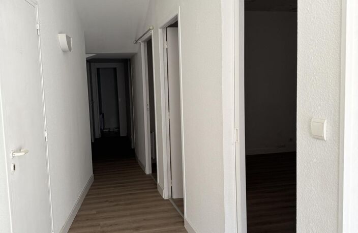 Location commerce  45 m² à Agen (47000) — photo 3