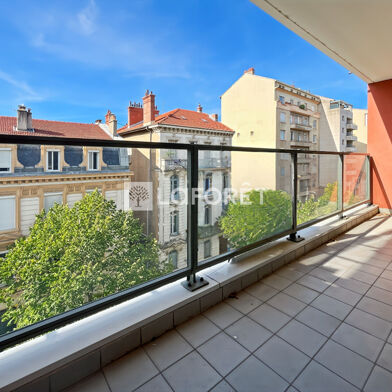 Appartement 4 pièces 242000 €