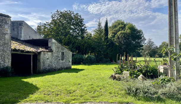 Immeuble 4 pièces  à vendre Taillebourg 17350