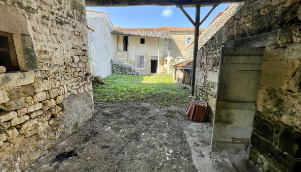 Immeuble 4 pièces  à vendre Taillebourg 17350