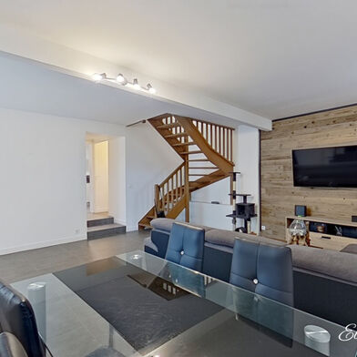 Appartement 4 pièces 220000 €