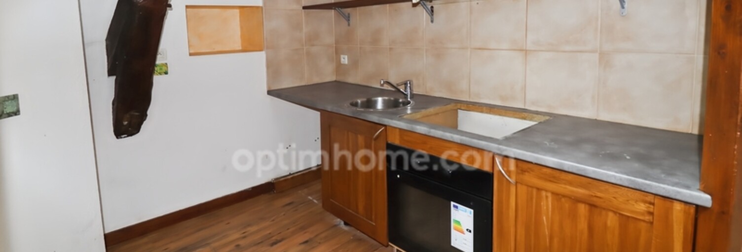 Immeuble  258 m² à vendre à Saint-Étienne-de-Saint-Geoirs (38590)