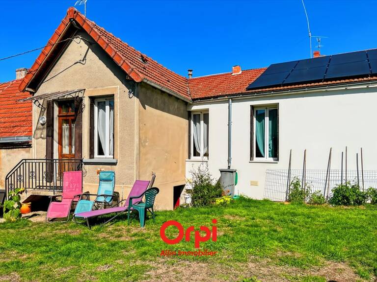 VENTE : maison 2 pièces (45 m²) à MONTMARAULT — photo 1
