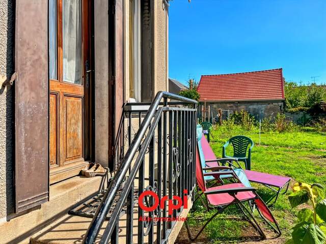 VENTE : maison 2 pièces (45 m²) à MONTMARAULT — photo du bien