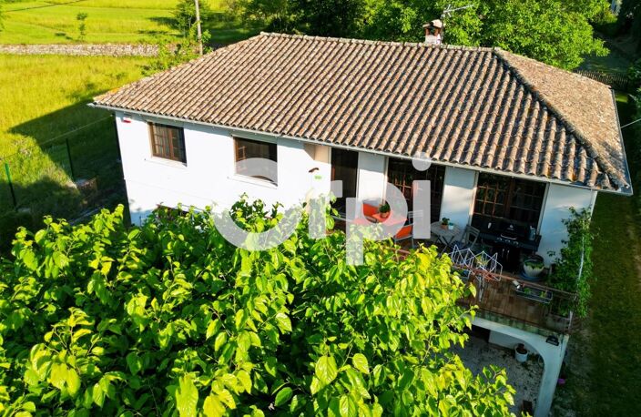 Charmante Maison avec 1 622 m² de Terrain, Proche des Vans — photo 3