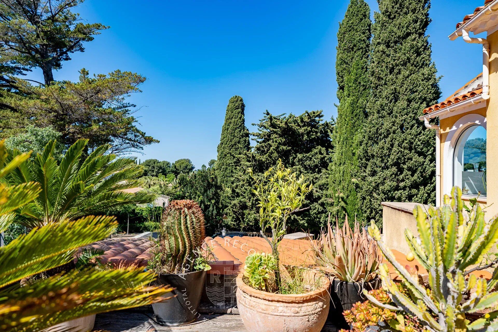 Villa / Maison  T9 à vendre Sanary-sur-Mer 83110