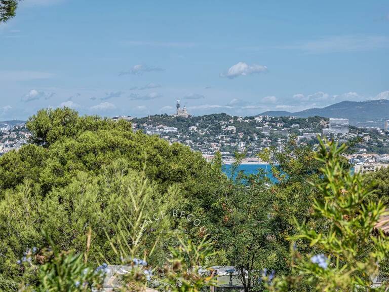 MAISON AVEC PISCINE-GROTTE ROLAND-13008 MARSEILLE — photo 1