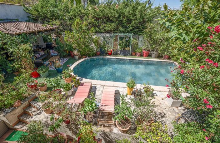 MAISON AVEC PISCINE-GROTTE ROLAND-13008 MARSEILLE — photo 2