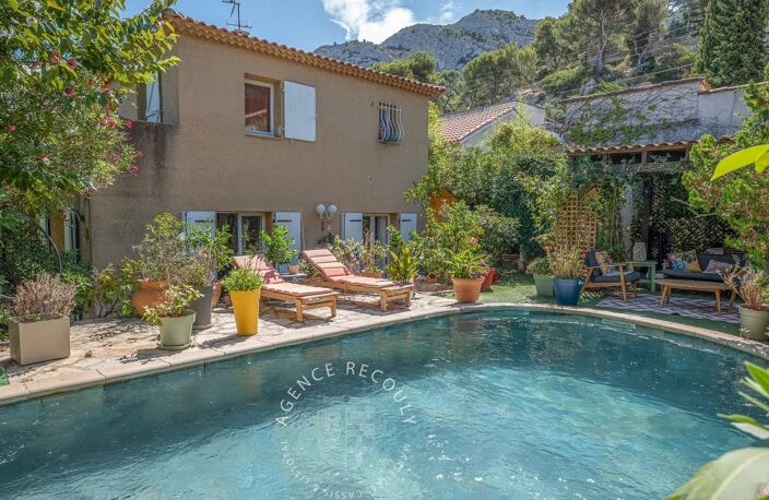 MAISON AVEC PISCINE-GROTTE ROLAND-13008 MARSEILLE — photo 3