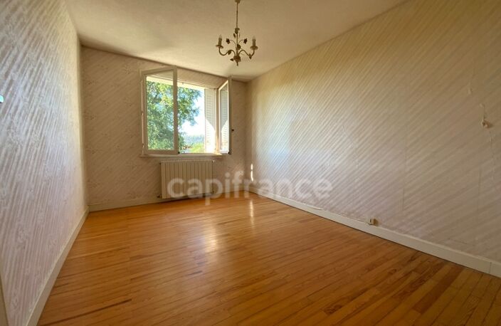 A SAINT GERMAIN LAVAL (42) MAISON  de 120 M2  avec terasse TERRAIN de 3 HA  et BATIMENT de 75 M2 — photo 4
