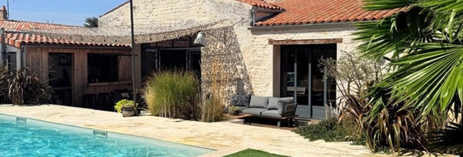 Maison 7 Pièces 155 m² à vendre à Croix-Chapeau (17220)