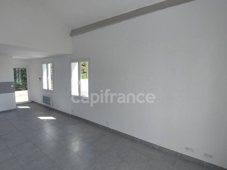 Appartement à vendre 3 pièces VILLENEUVE LES AVIGNON (30) — photo 1