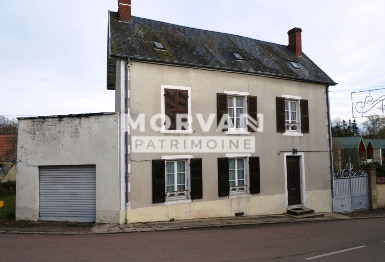 CENTRE BOURG - MAISON AVEC JARDIN ET DEPENDANCES - 49900 € — photo 1