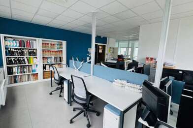 Bureau  930 €