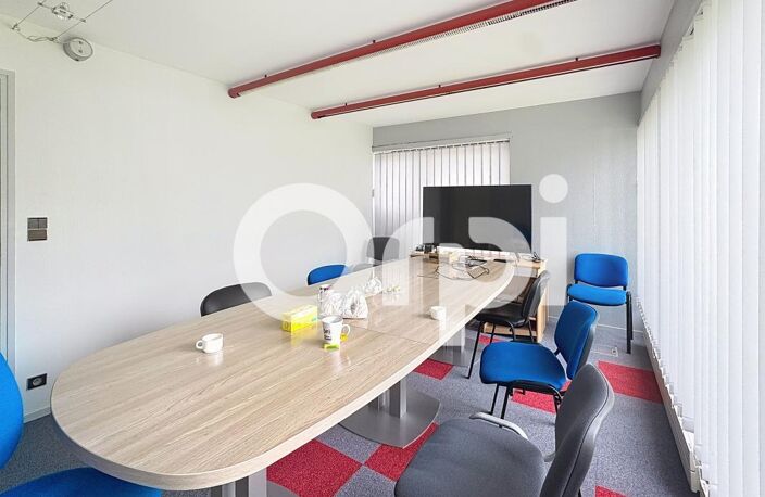 À louer – Locaux 213 m² – Saint-Flour, ville basse — photo 2