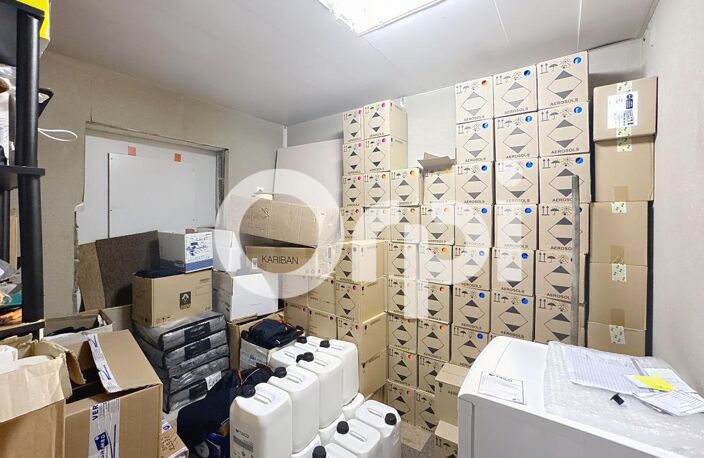 À louer – Locaux 213 m² – Saint-Flour, ville basse — photo 3