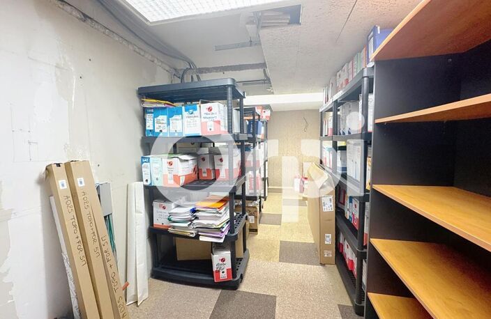 À louer – Locaux 213 m² – Saint-Flour, ville basse — photo 4