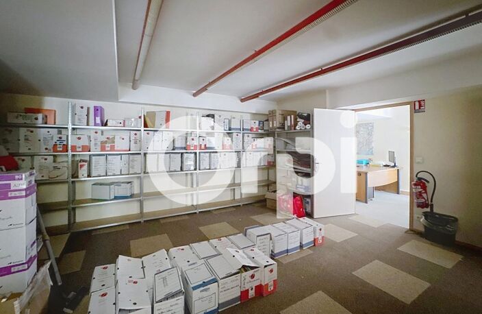 À louer – Locaux 213 m² – Saint-Flour, ville basse — photo 5