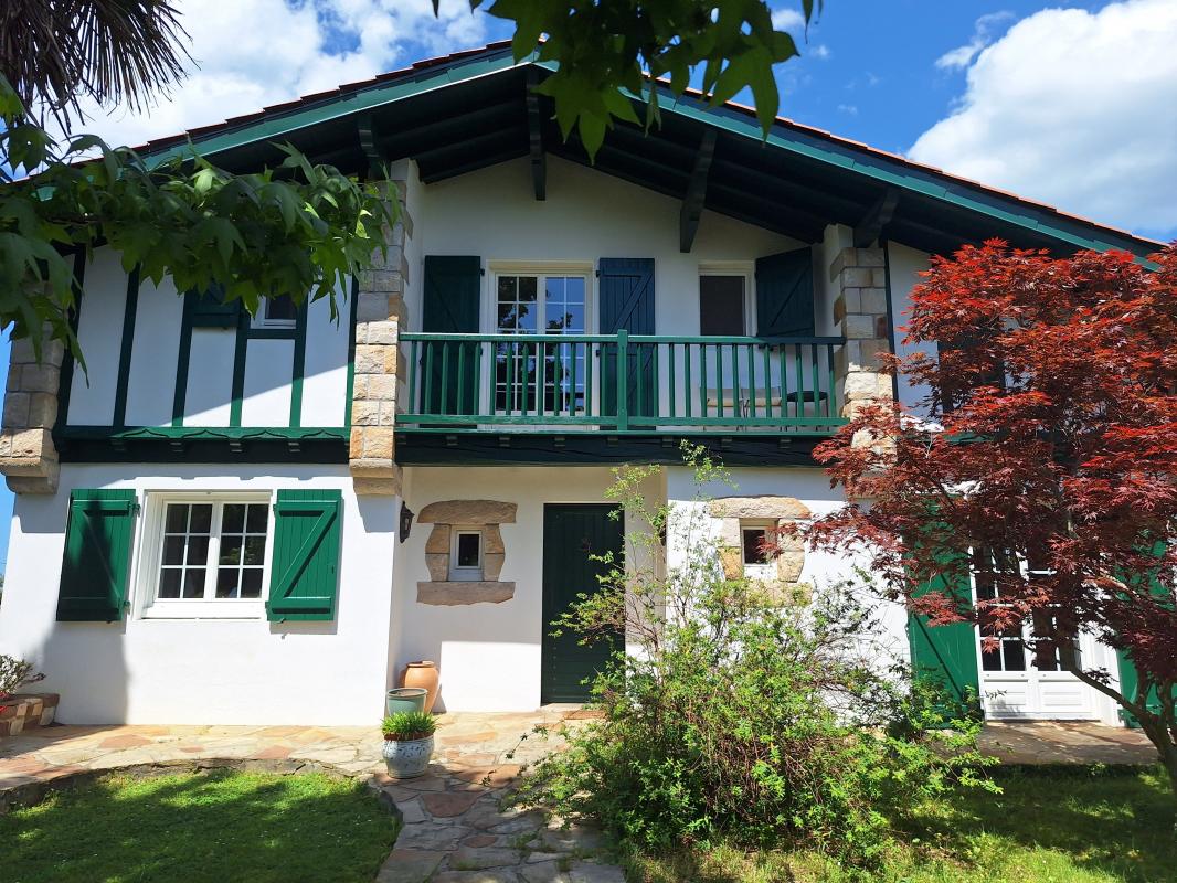 Villa / Maison  T9 à vendre Hasparren 64240