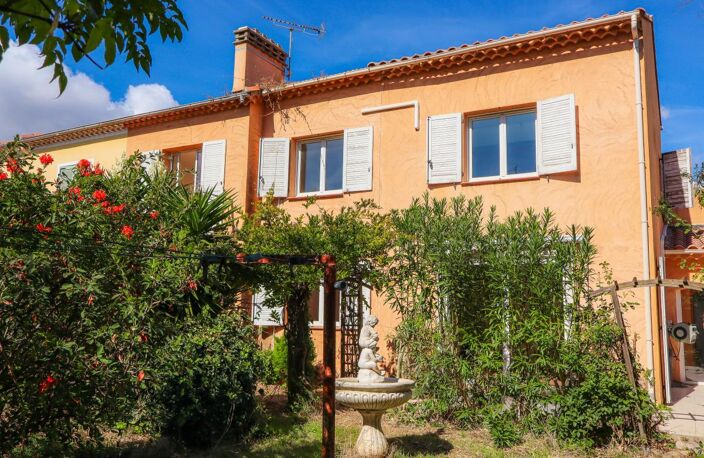 Maison À Vendre T5 + Grand garage Au coeur des Sablettes — photo 2