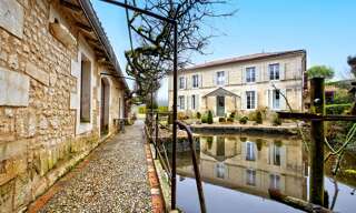 Immeuble  350 m² à vendre à Saint-Maigrin (17520)